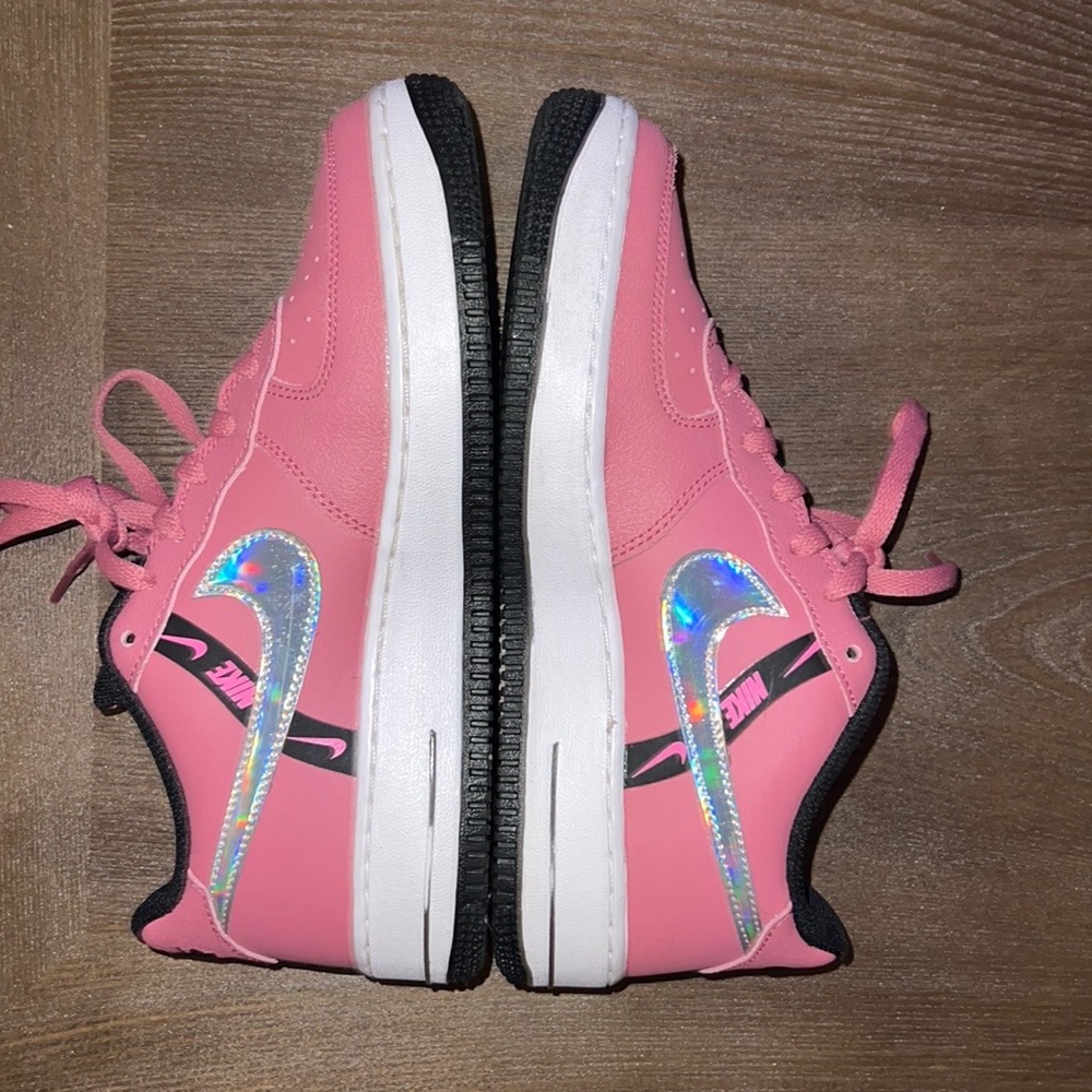 Pink Nike air size youth 7